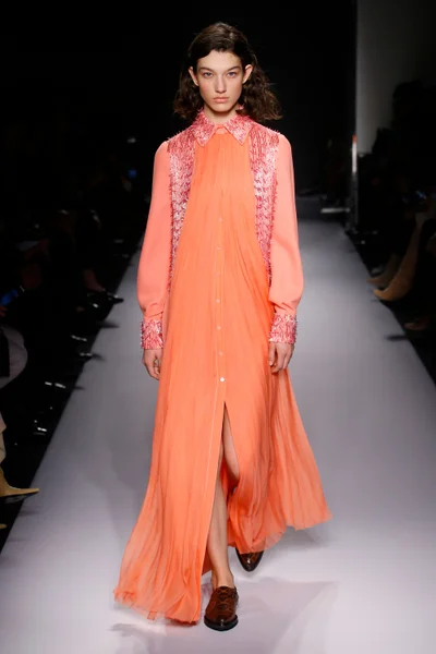 Look 24